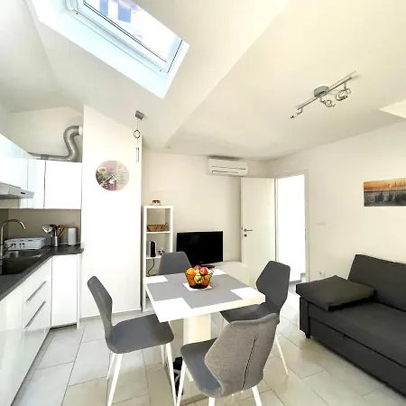 Happy Casa Isola Attico Apartment Izola Exterior photo